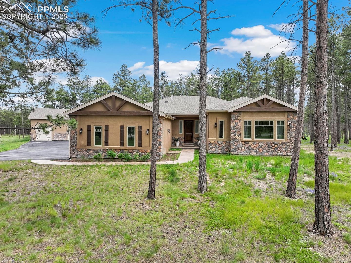 16104 Pole Pine Point