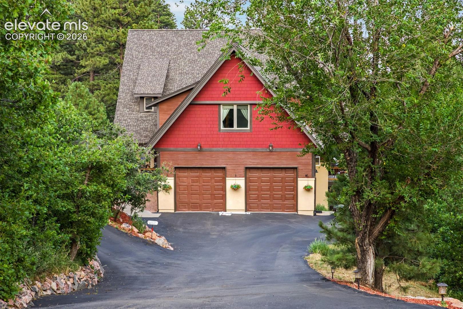 400 Valley Crescent Street