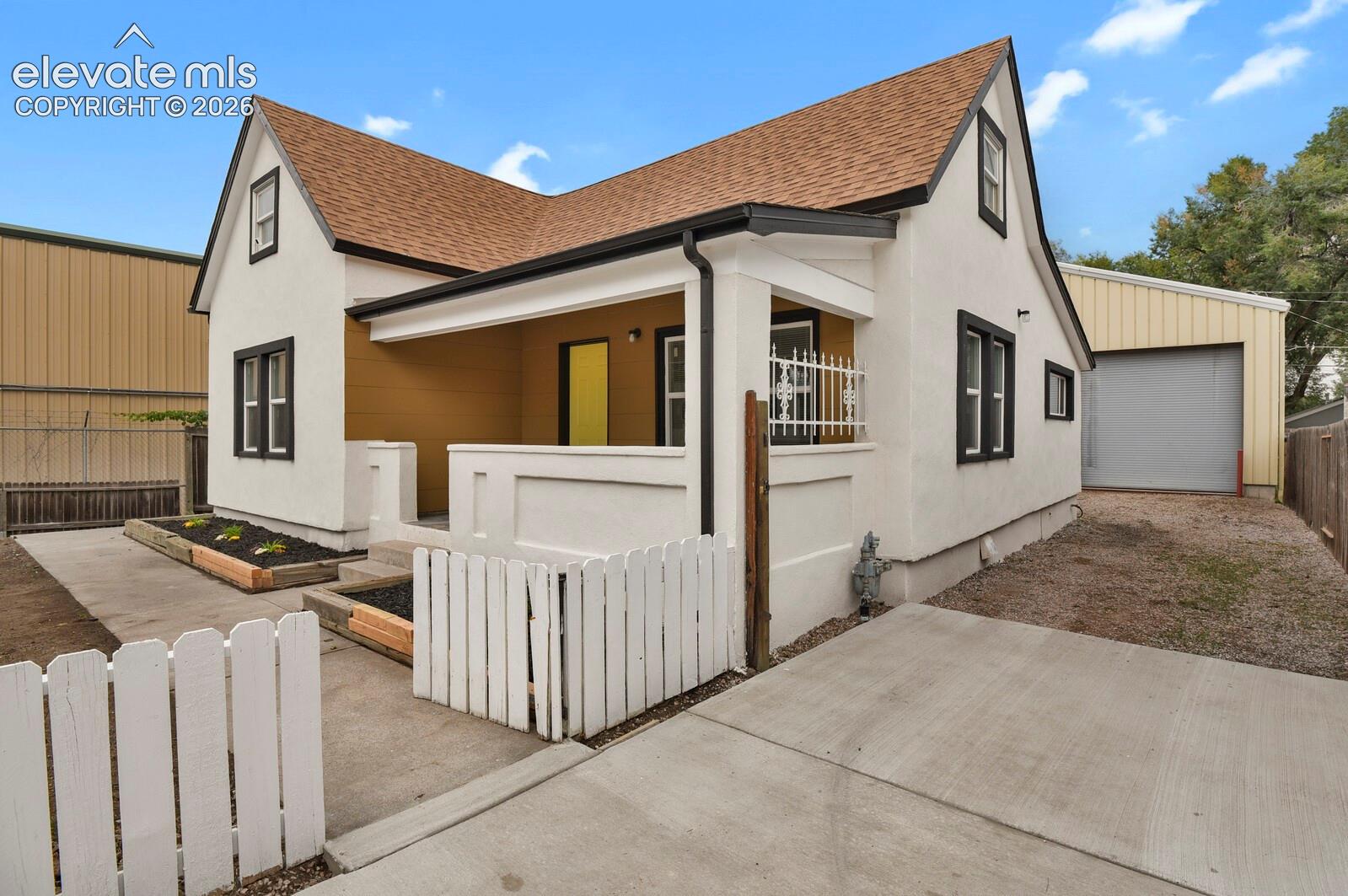 2614 Gunnison Street