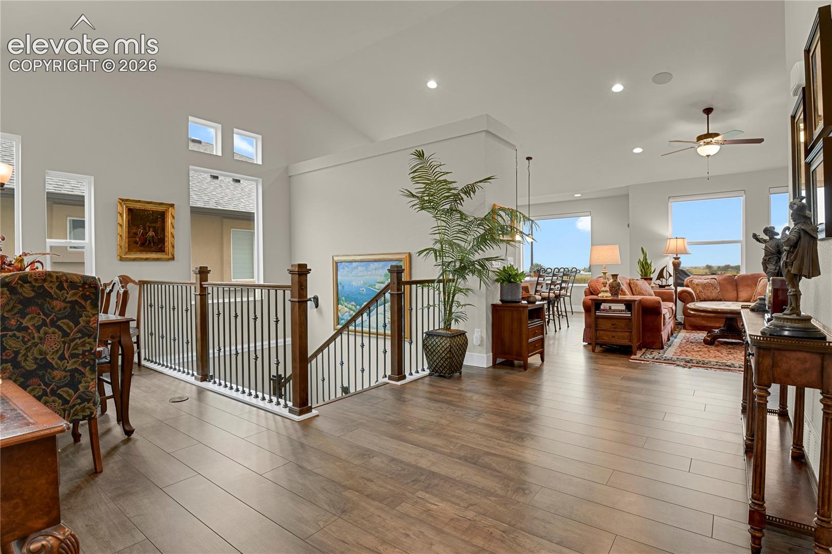 6384 Lochside View