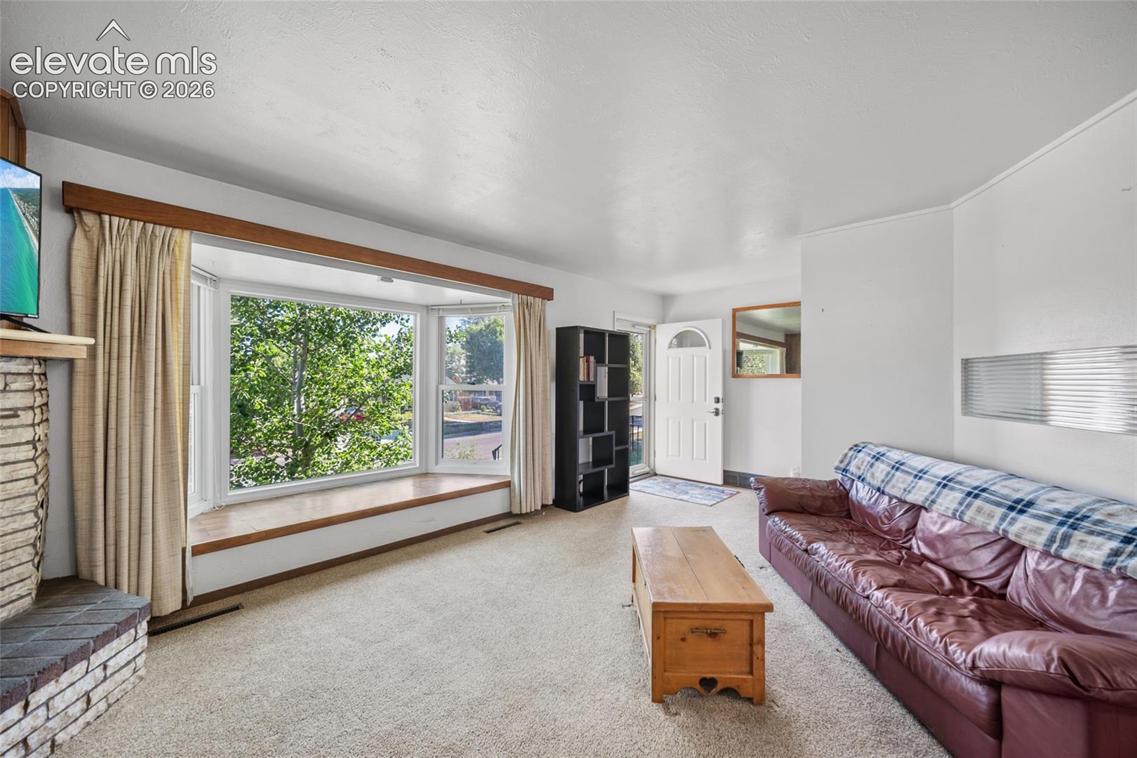 2515 E San Miguel Street