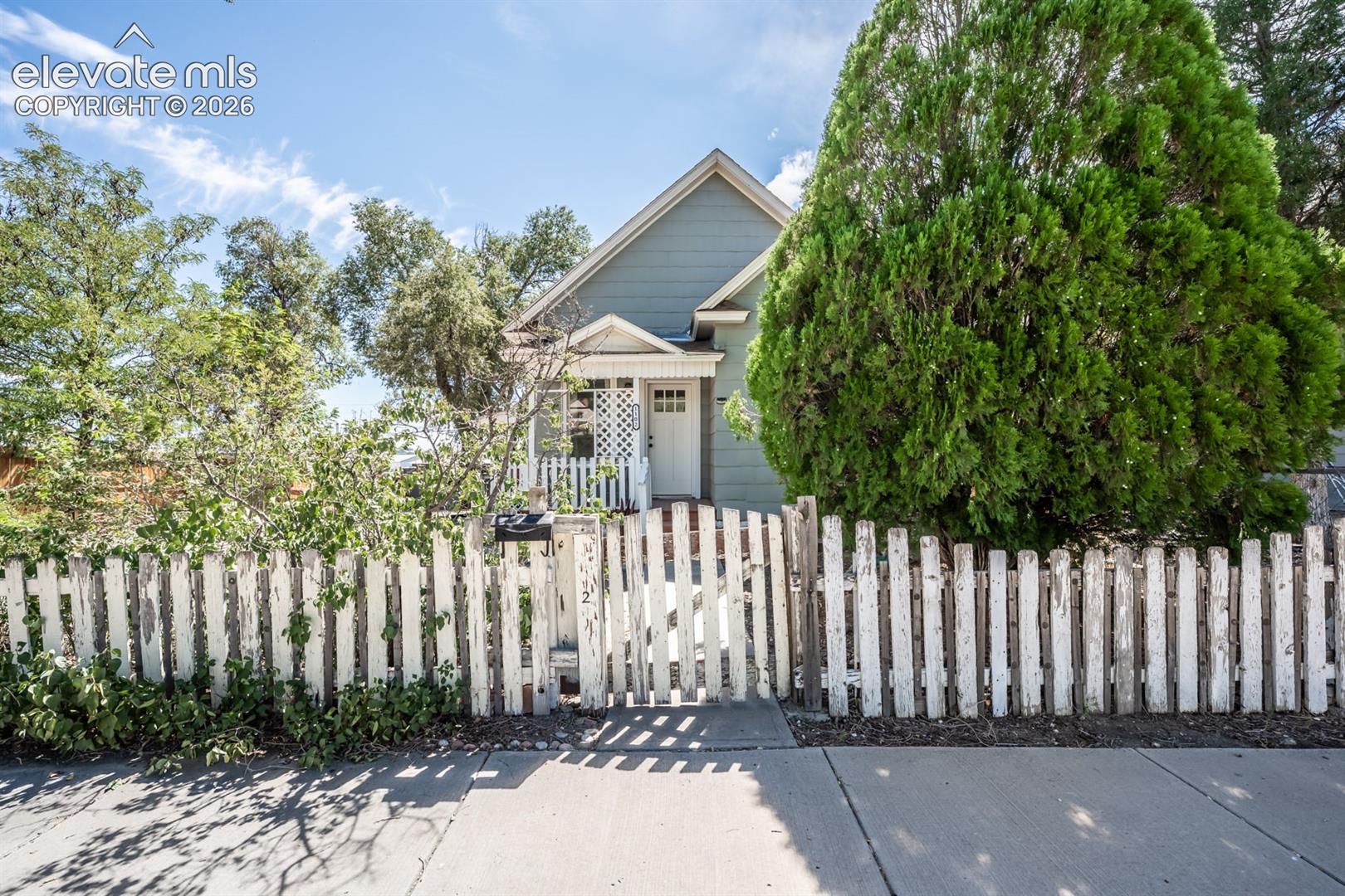 1102 W 11th Street