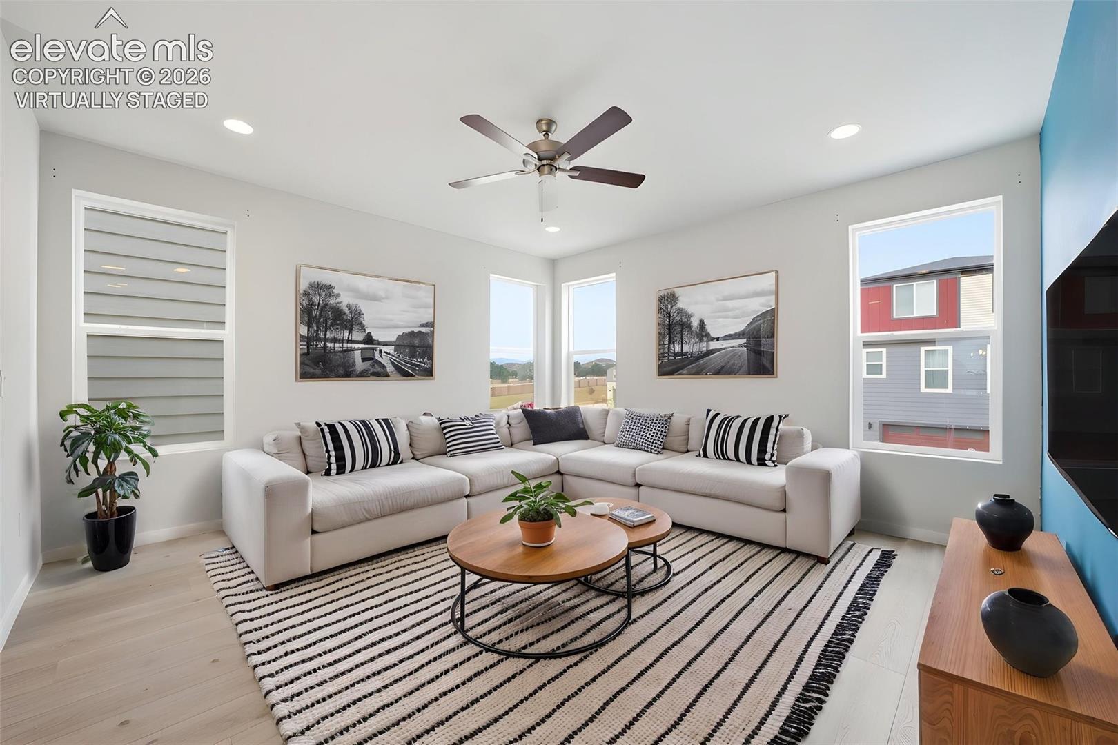 2443 Zorro Heights