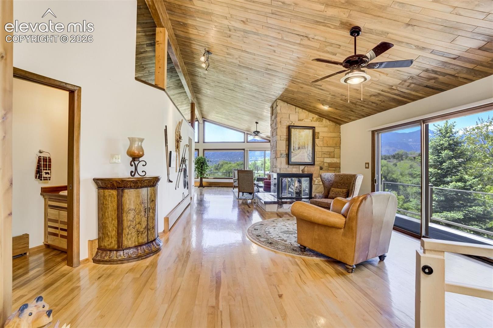 1224 W High Point Lane