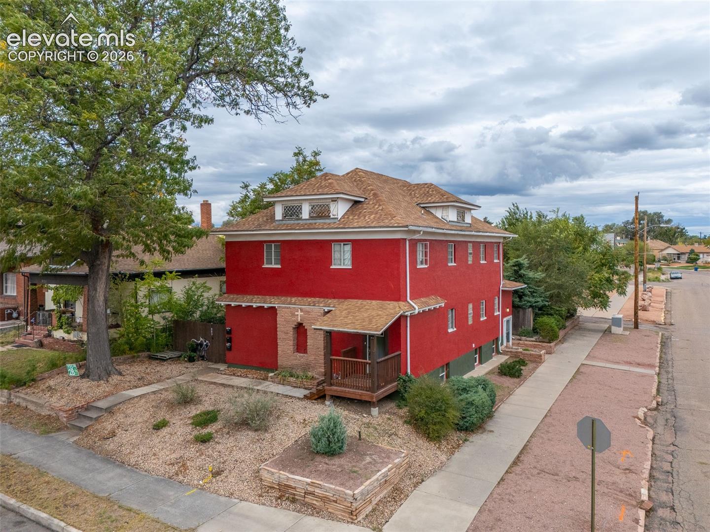901 E Evans Avenue 903