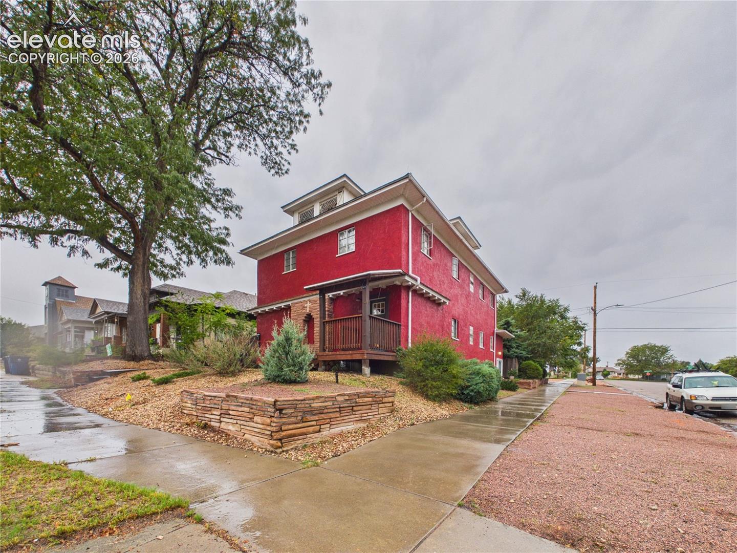 901 E Evans Avenue 903