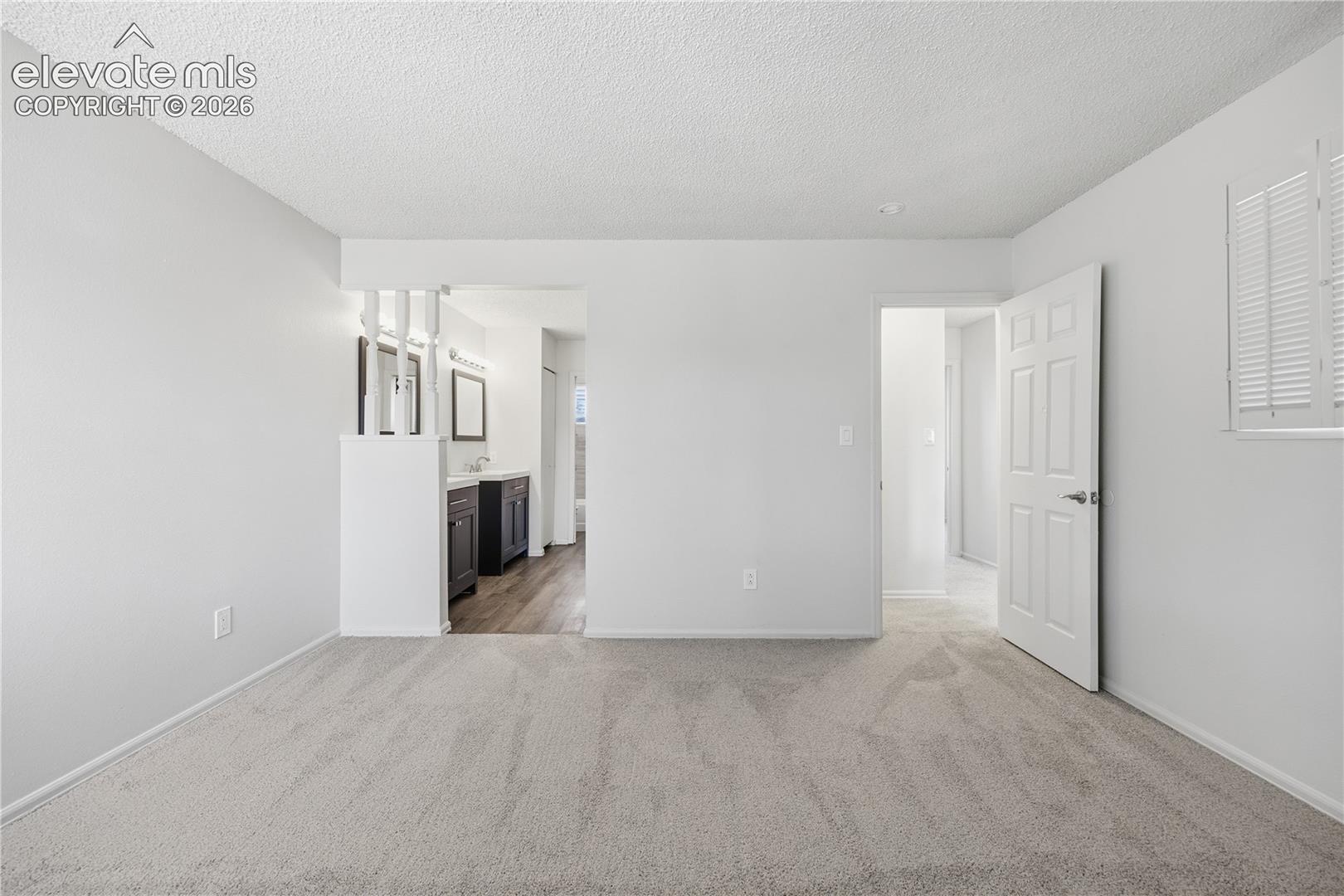 4571 Sunnyhill Drive