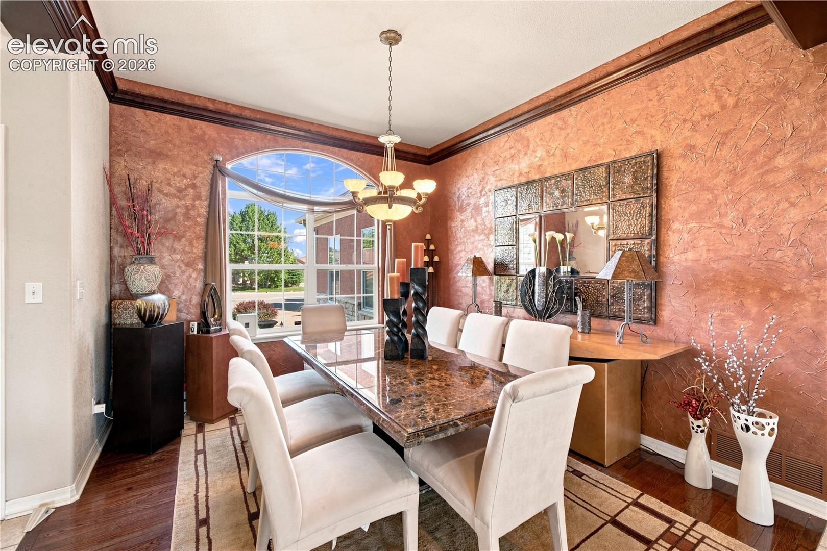 4 Hawks Point Court