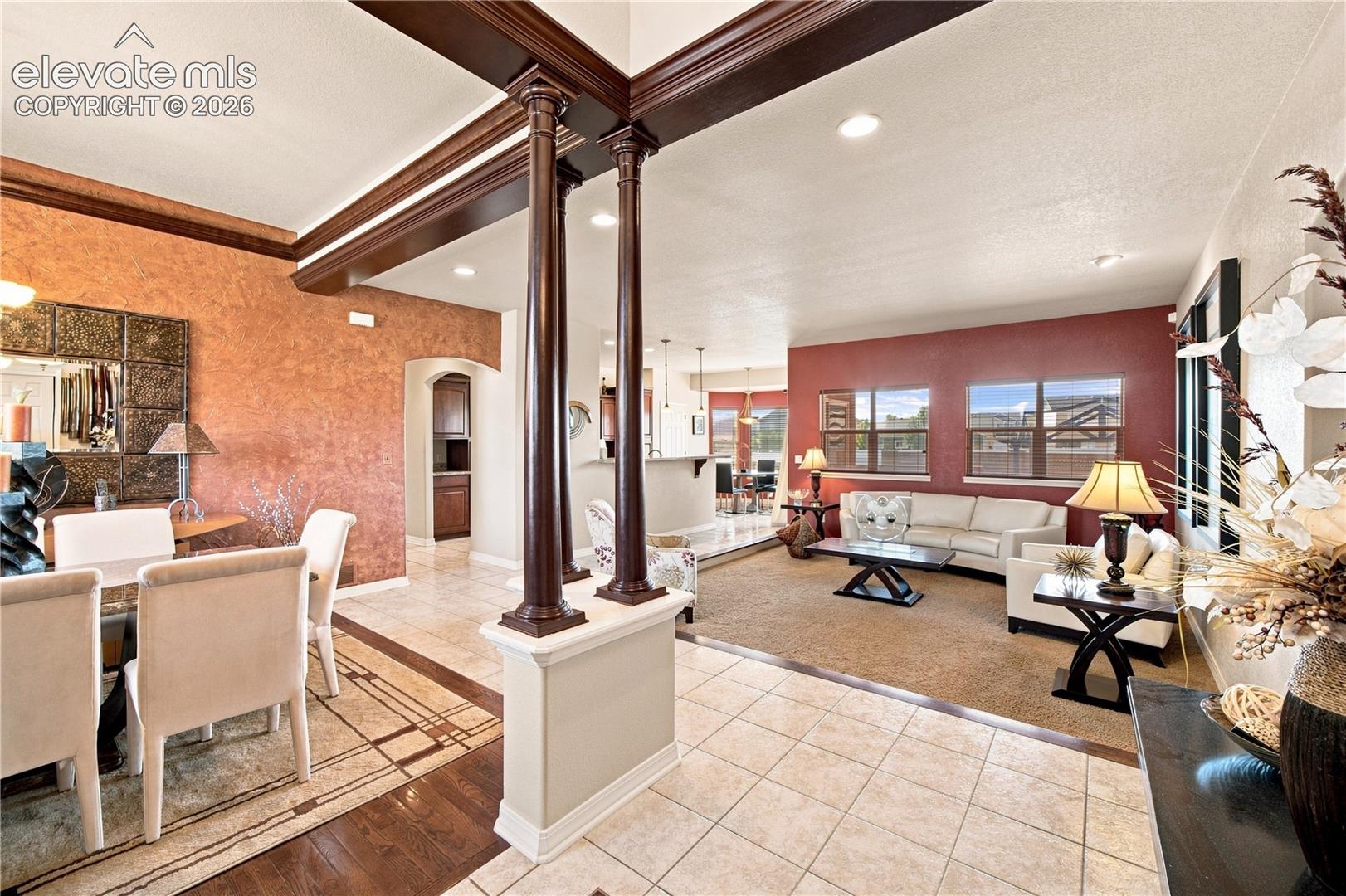 4 Hawks Point Court