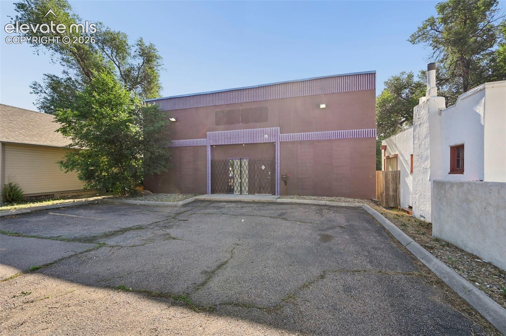 319 Bonfoy Avenue