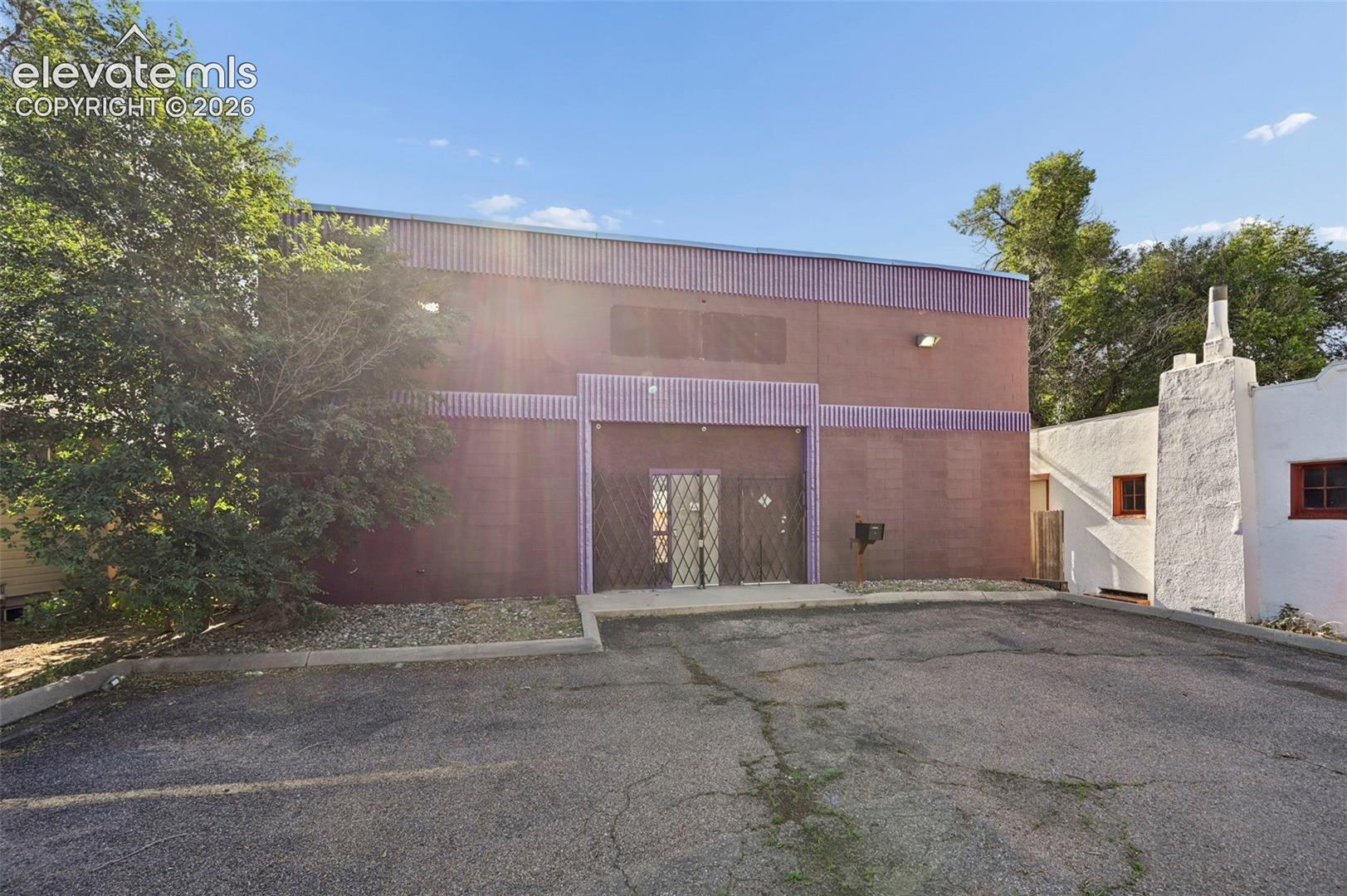 319 Bonfoy Avenue