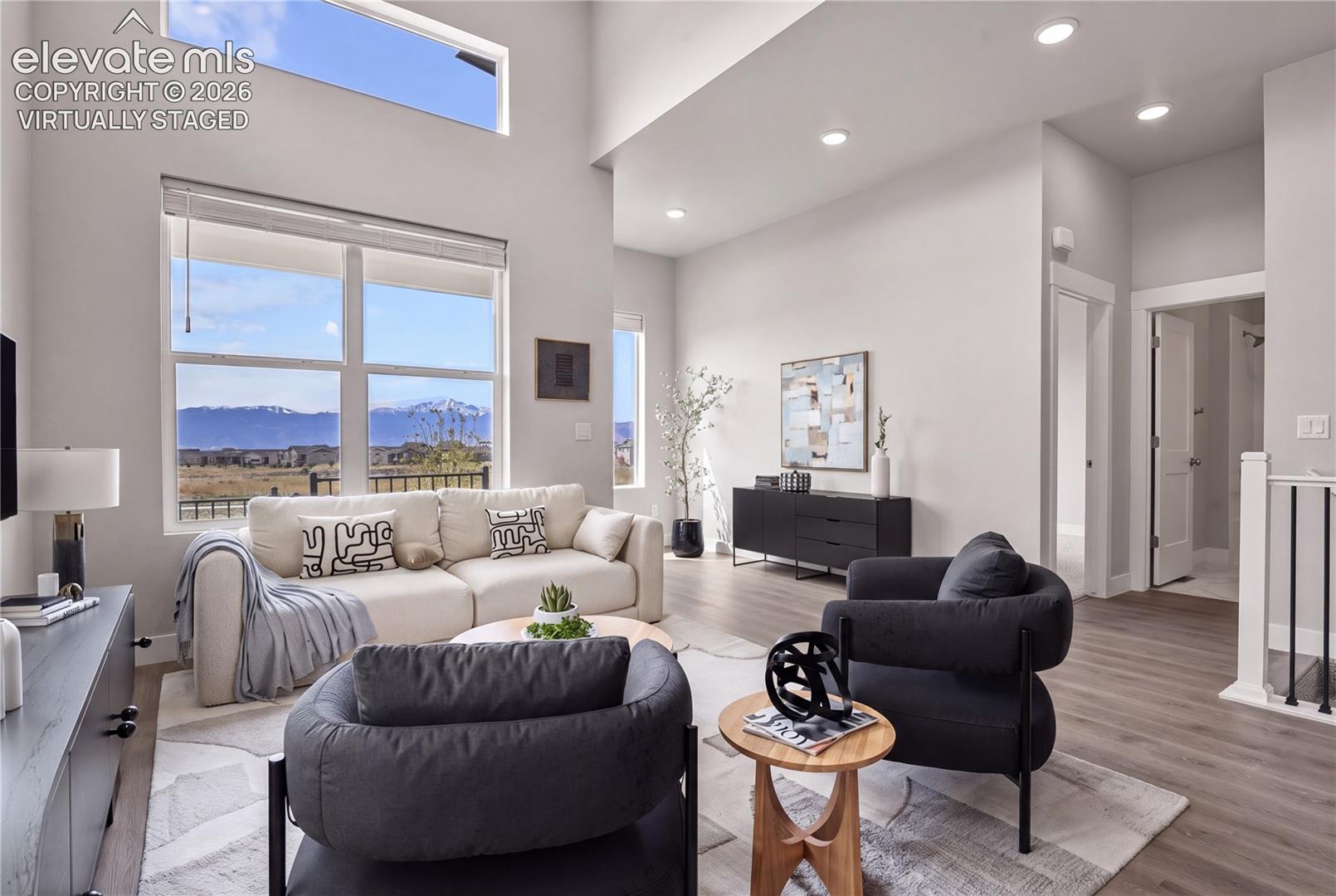9420 Roseate View