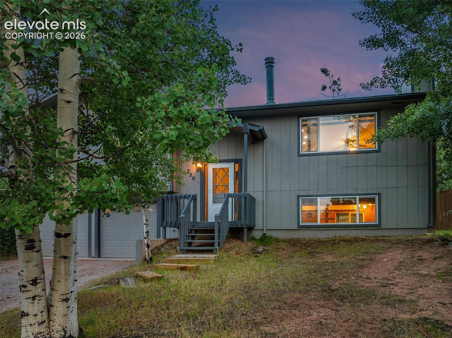 720 W Northwoods Drive