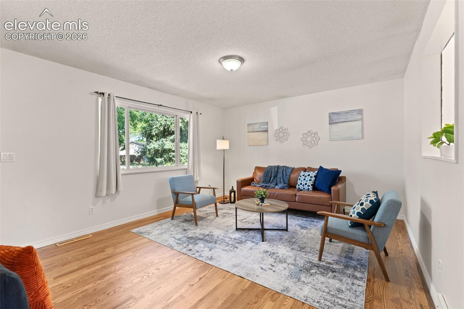 3842 Vaquero Circle