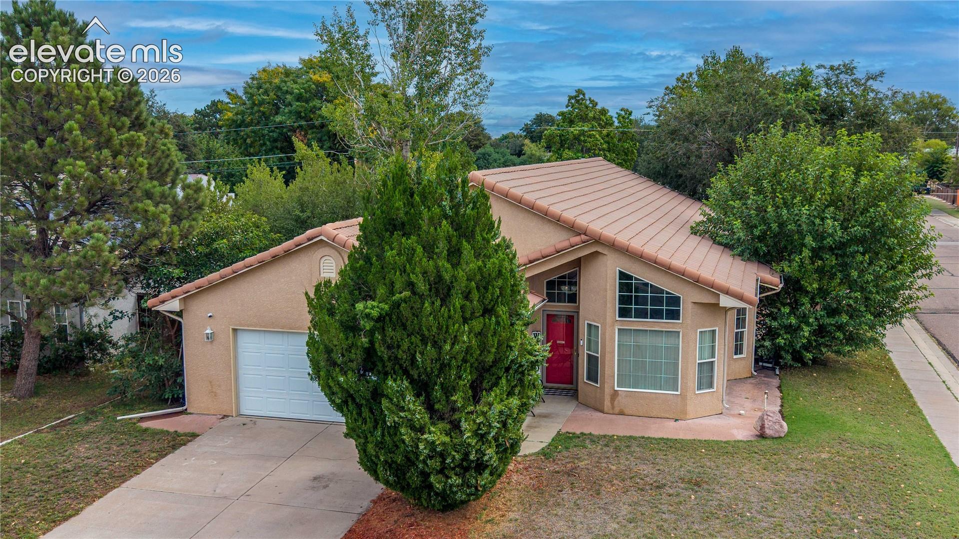 938 Cedarcrest Drive