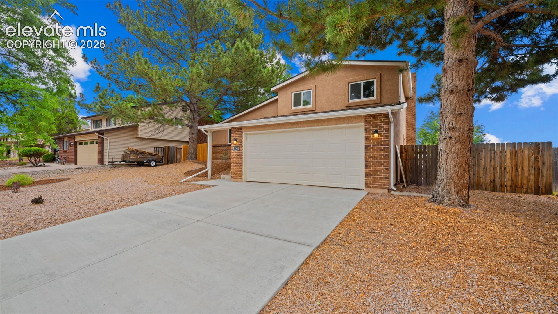 5625 Escapardo Way