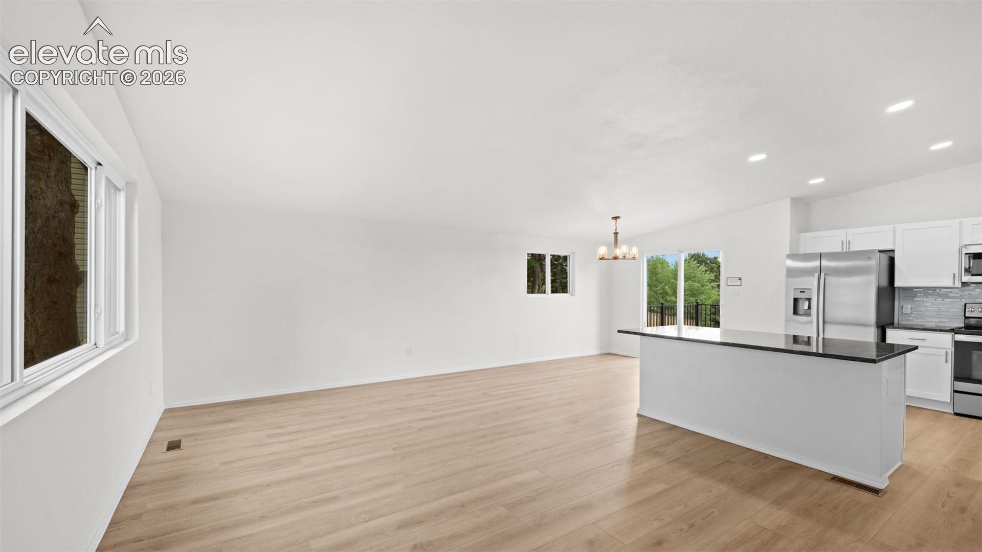5625 Escapardo Way