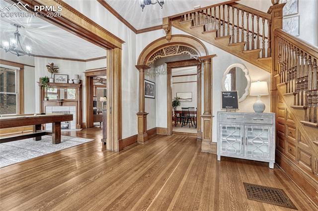 6 Boulder Crescent Street