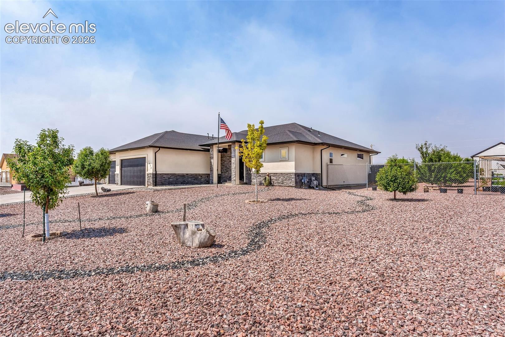 1673 N Calle Rosa Drive
