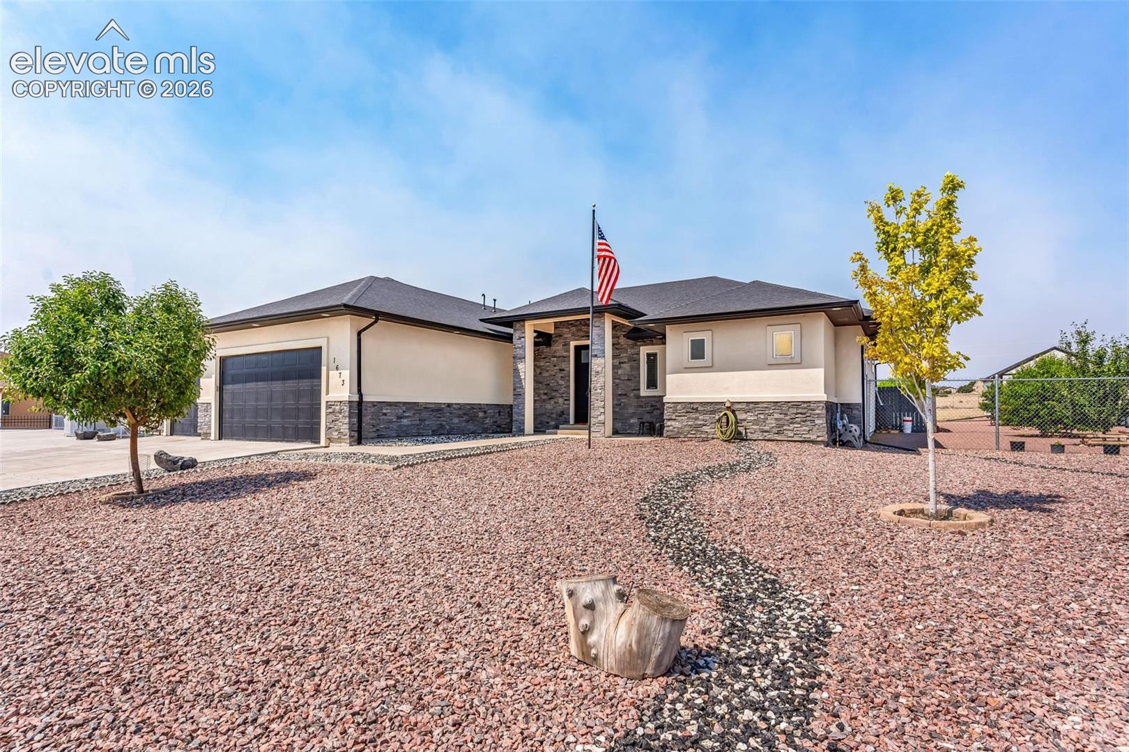 1673 N Calle Rosa Drive