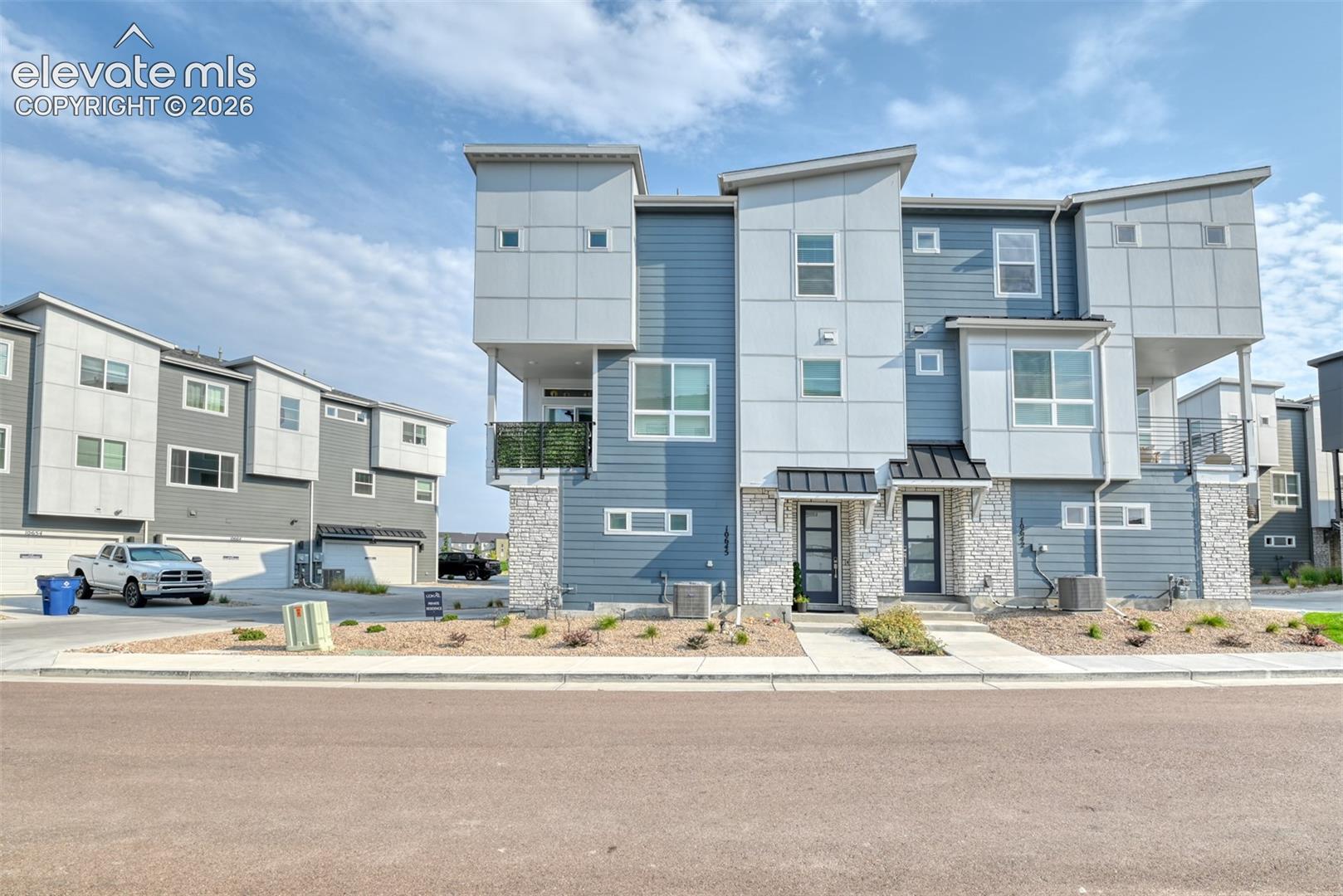 10645 Helenite Point