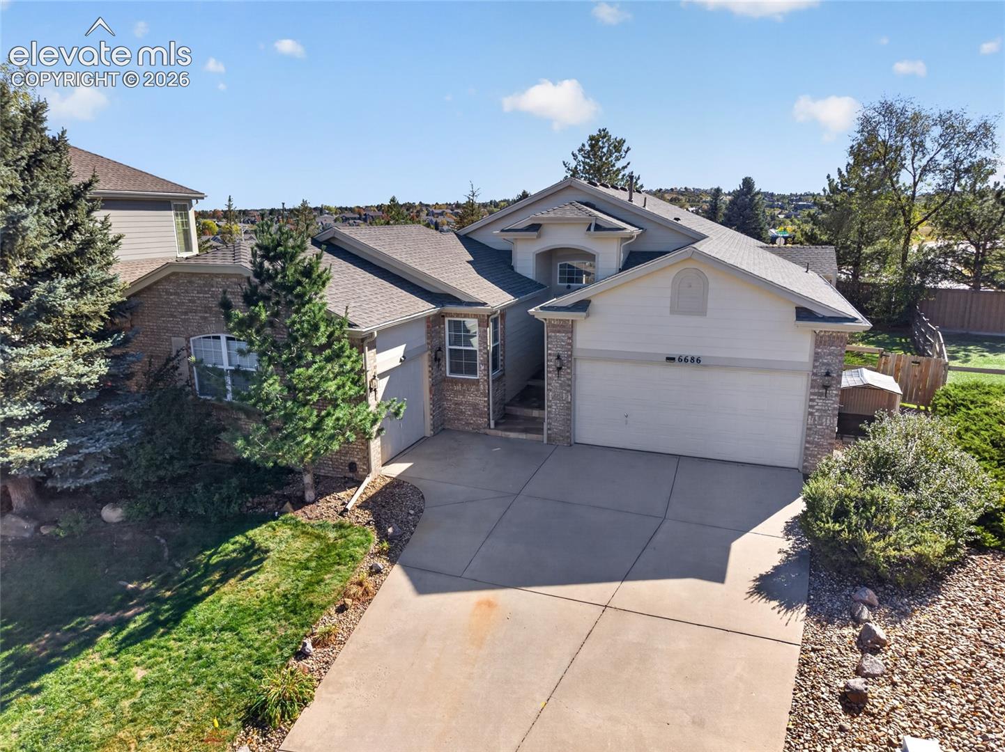 6686 Solana Drive