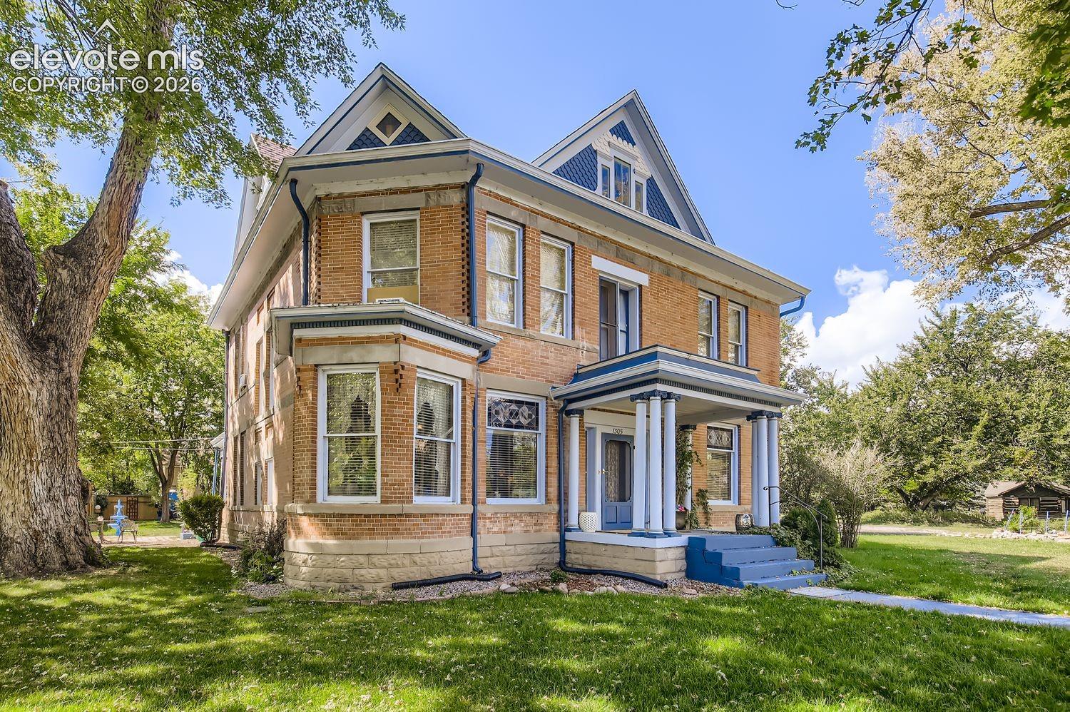 1305 W 3rd Street