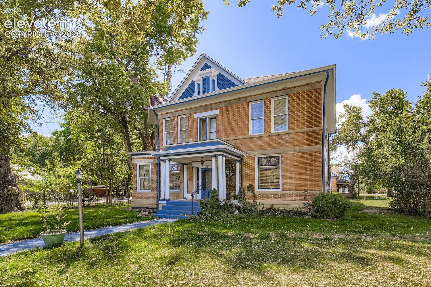 1305 W 3rd Street
