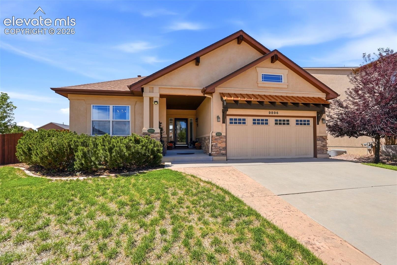 9896 Kings Canyon Drive