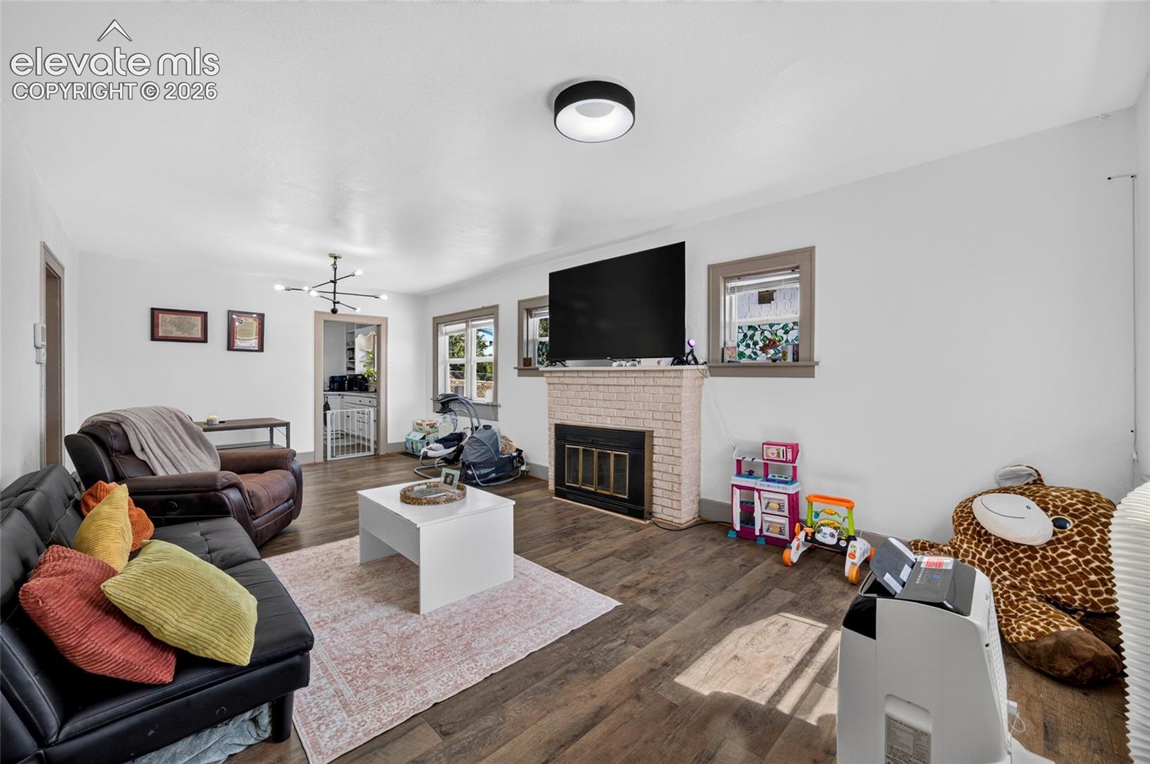 1119 E 12th Street
