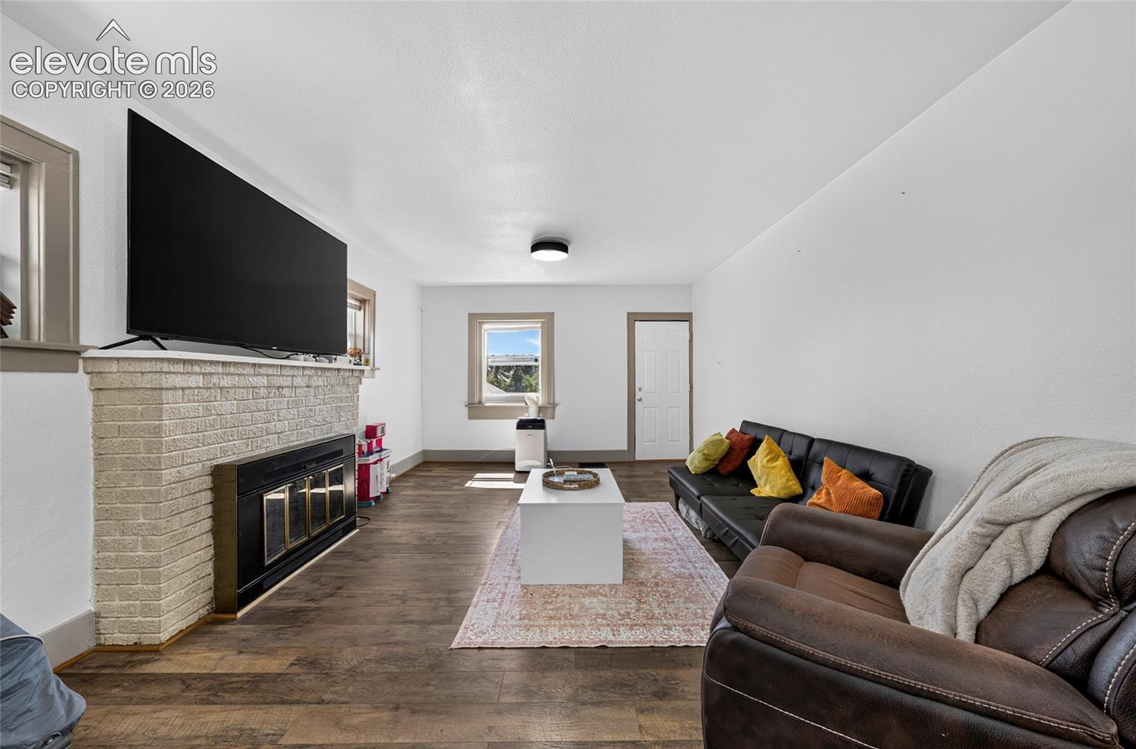 1119 E 12th Street