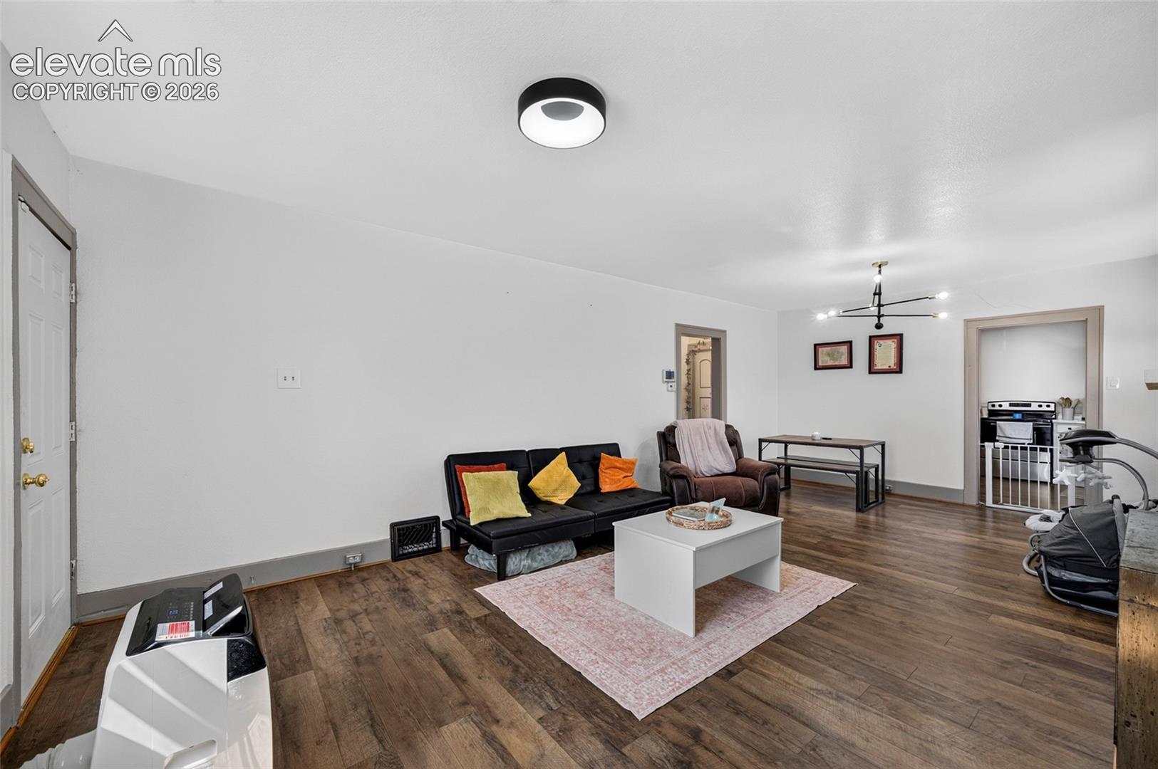 1119 E 12th Street