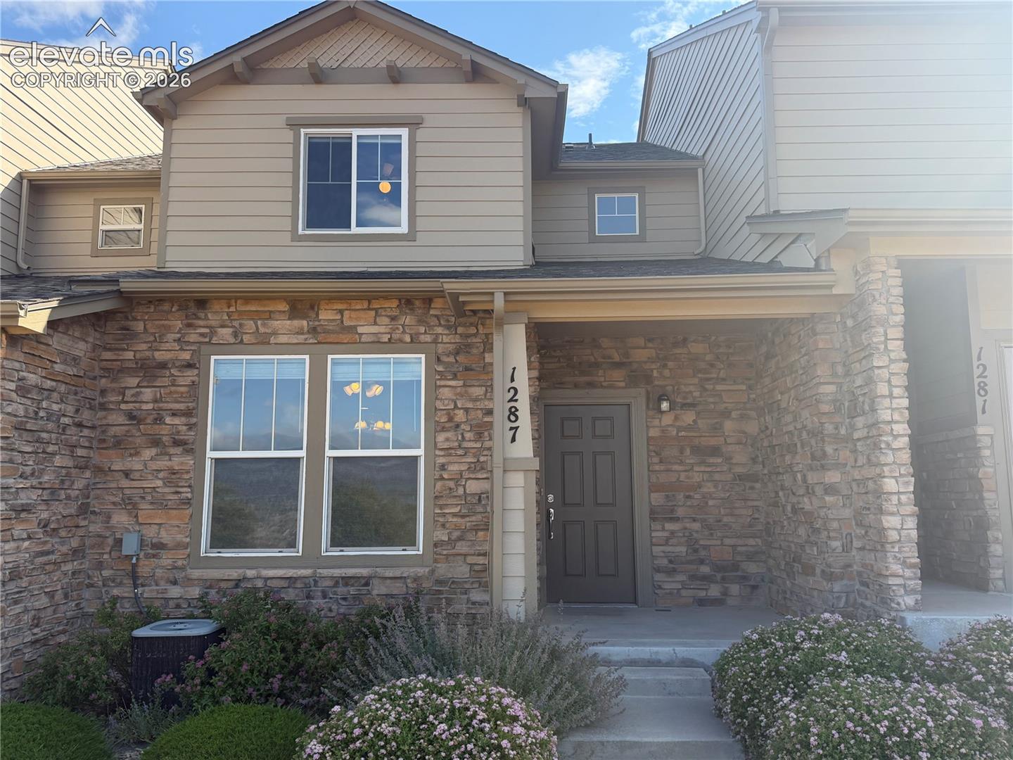 1287 Walters Point
