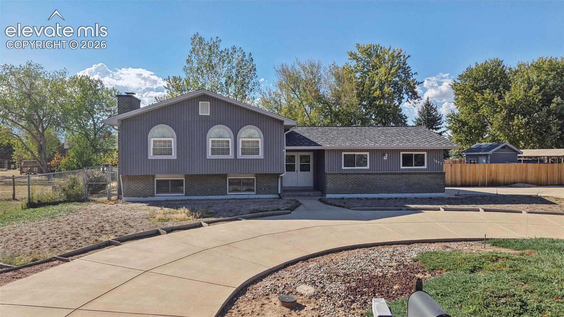 3642 W Cresta Loma Circle