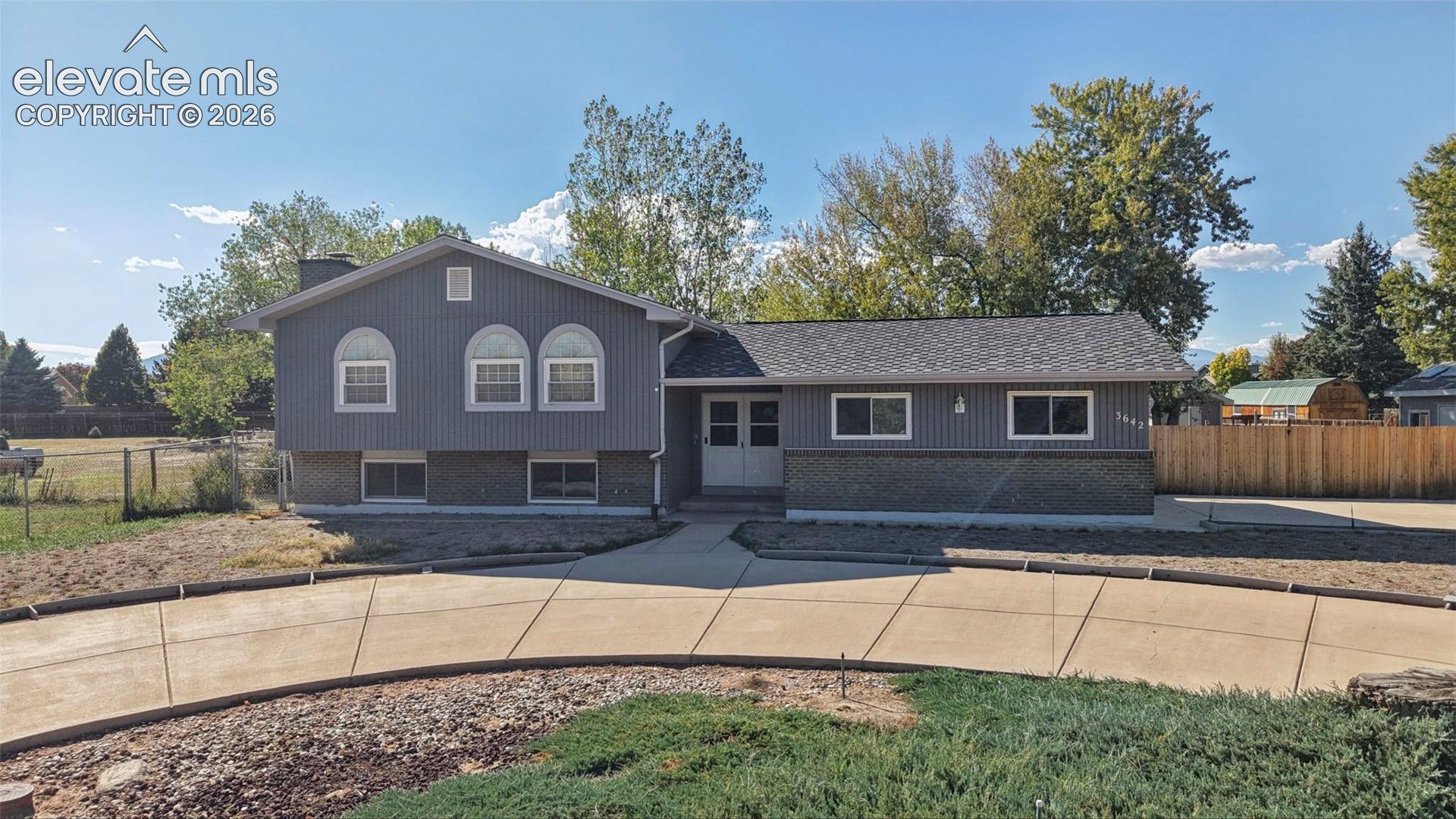3642 W Cresta Loma Circle