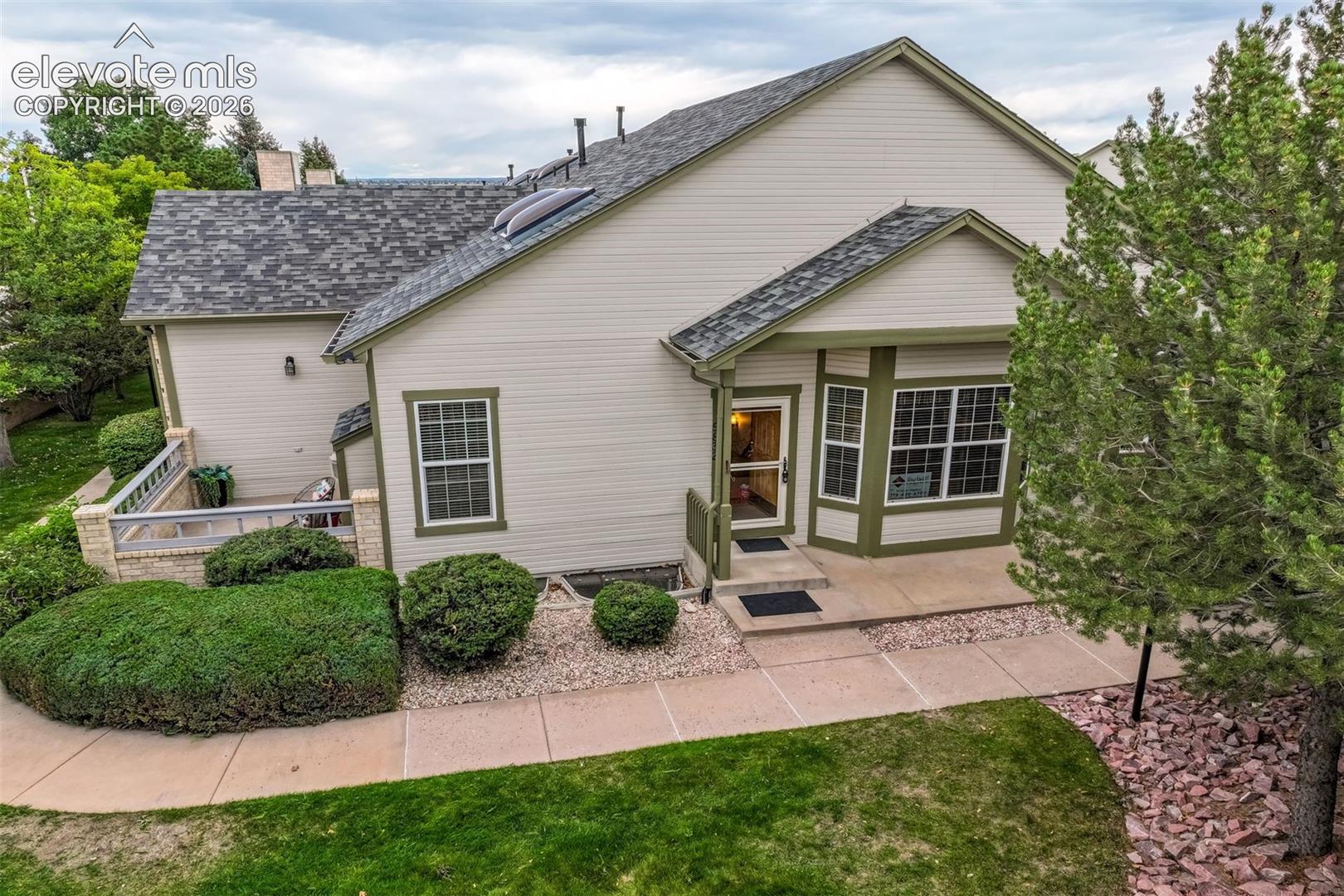 5832 Tradewind Point