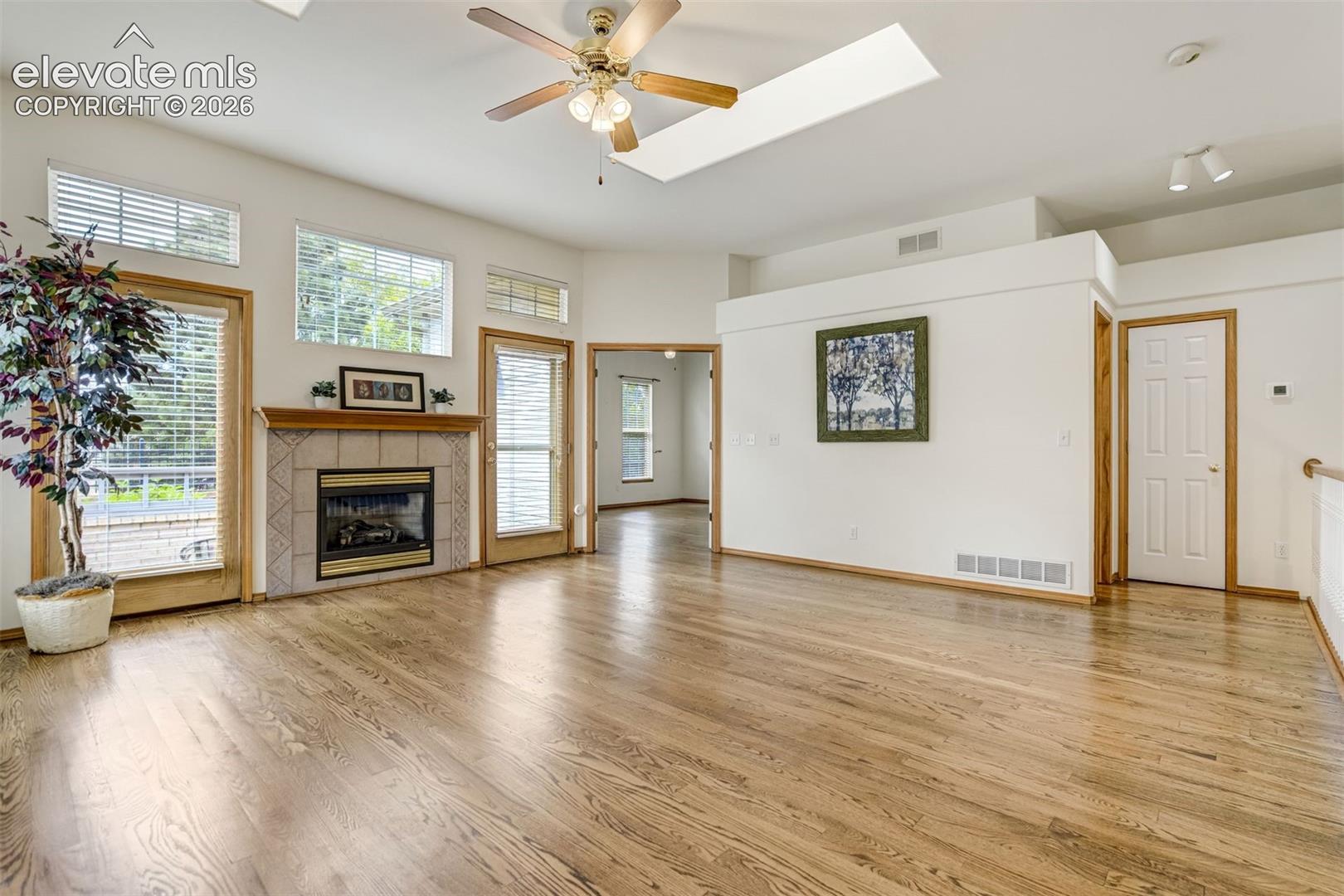 5832 Tradewind Point
