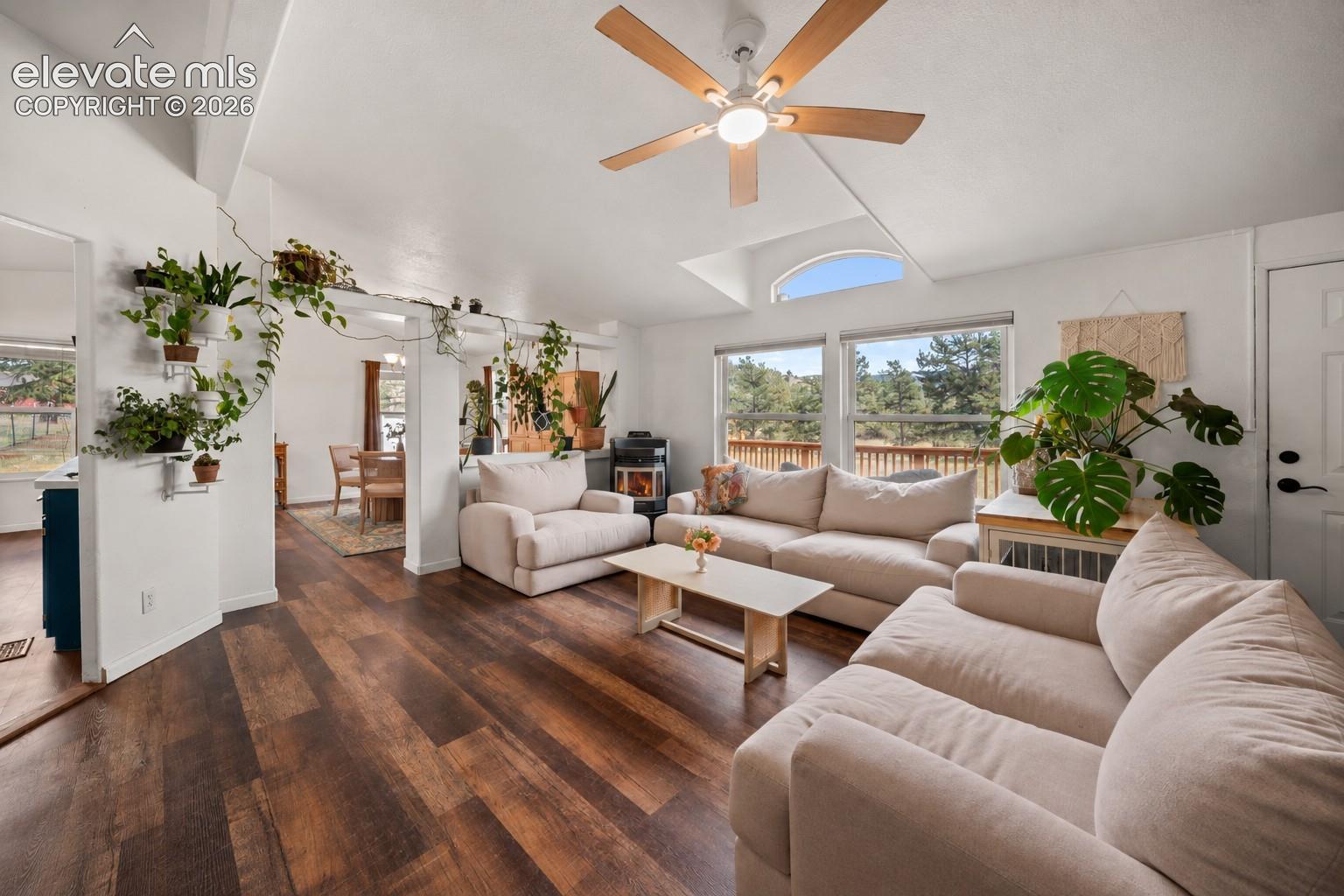 464 Hackamore Drive