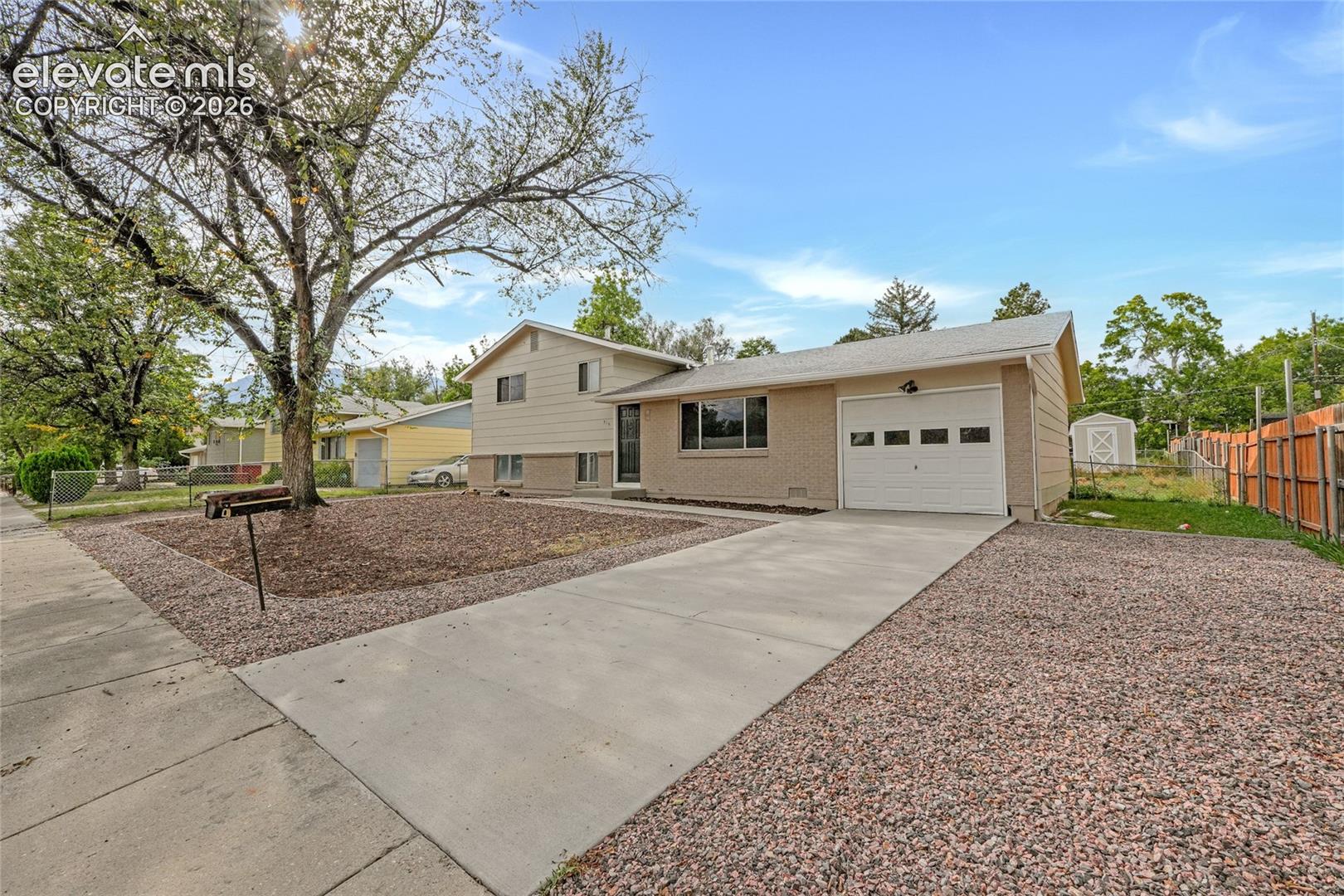 316 Cranbrook Circle