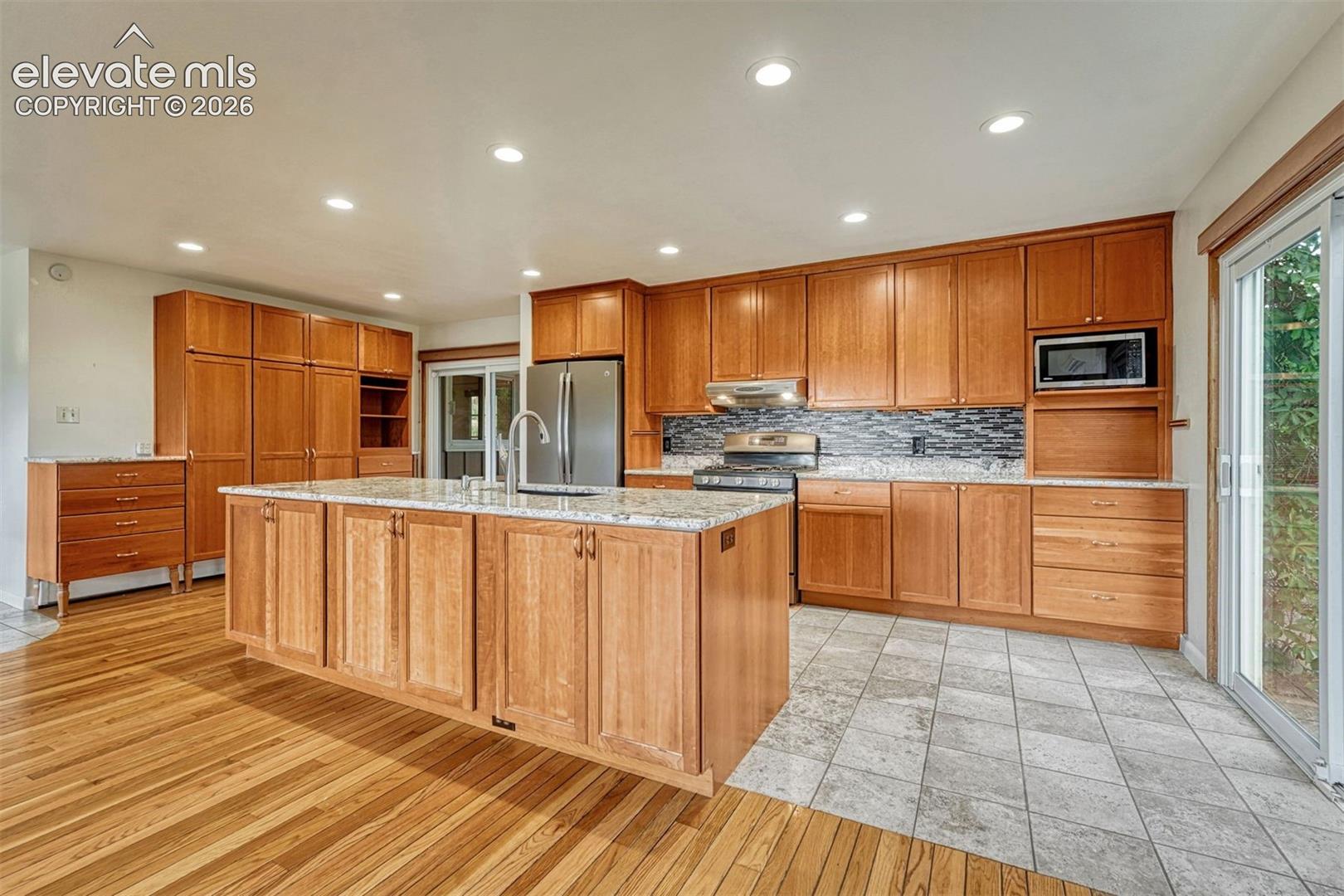 325 Altura Way