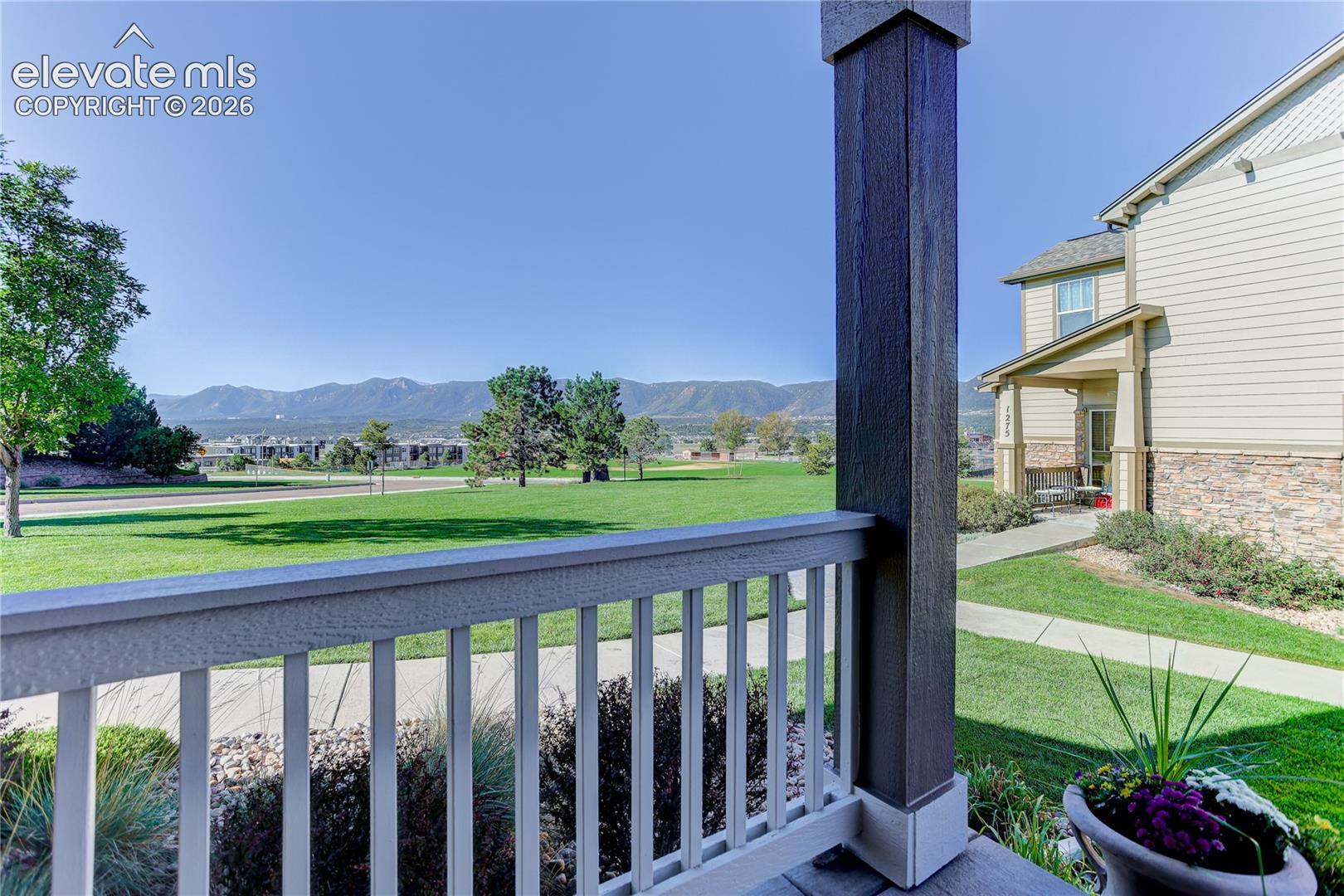 1269 Walters Point