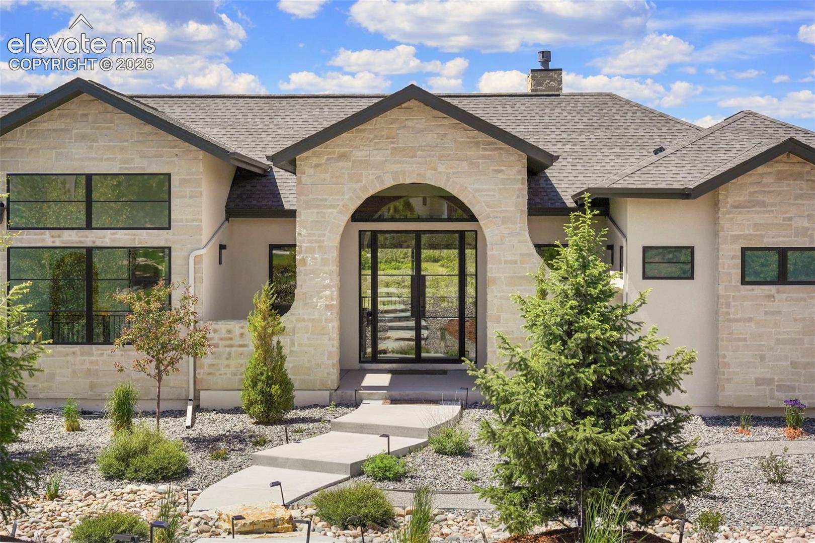 1544 King Mick Court