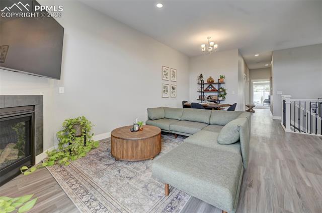 5940 Eagle Glen View 101