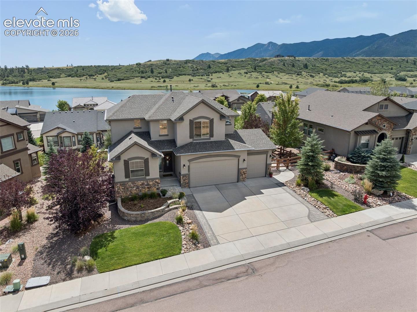 2941 Lakefront Drive