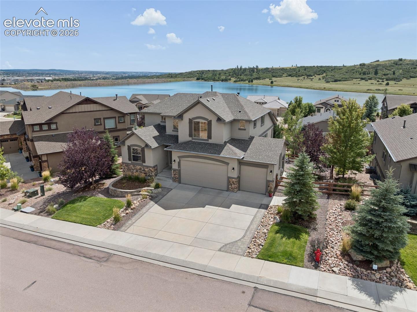 2941 Lakefront Drive