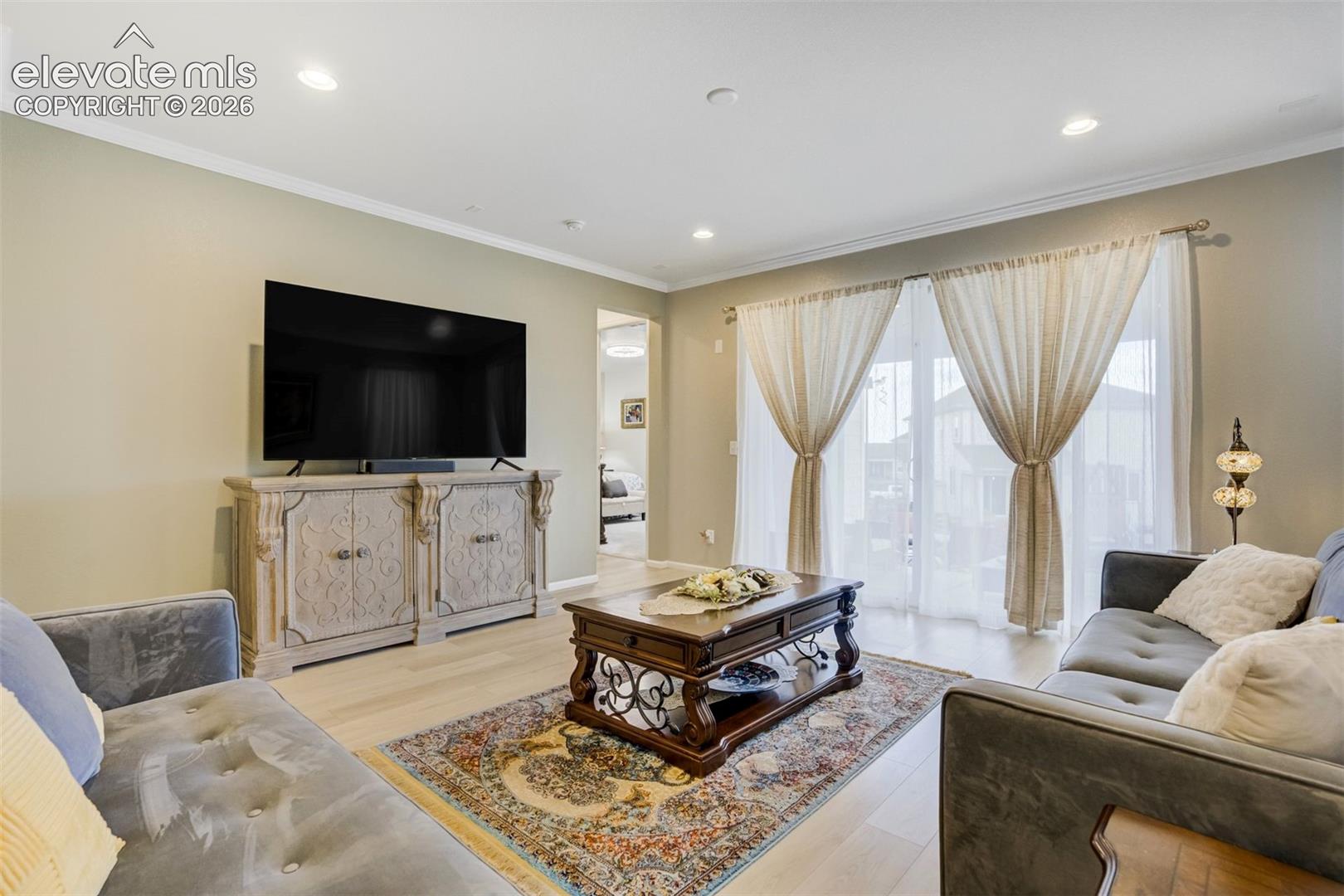 5689 Mammoth Lane