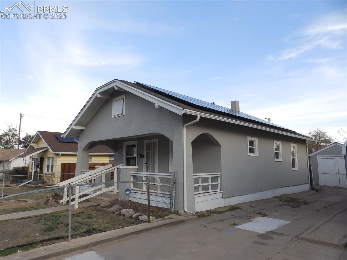 1522 E 4th Street