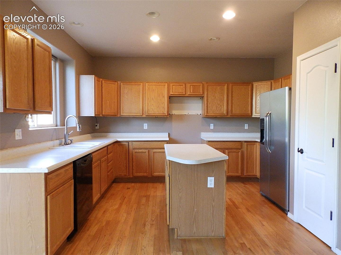 803 Ridgebury Place