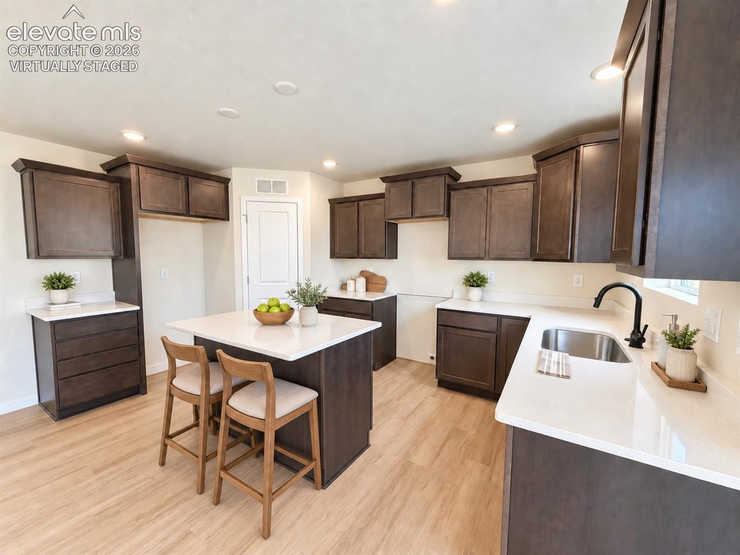 8253 Lemon Grass Road