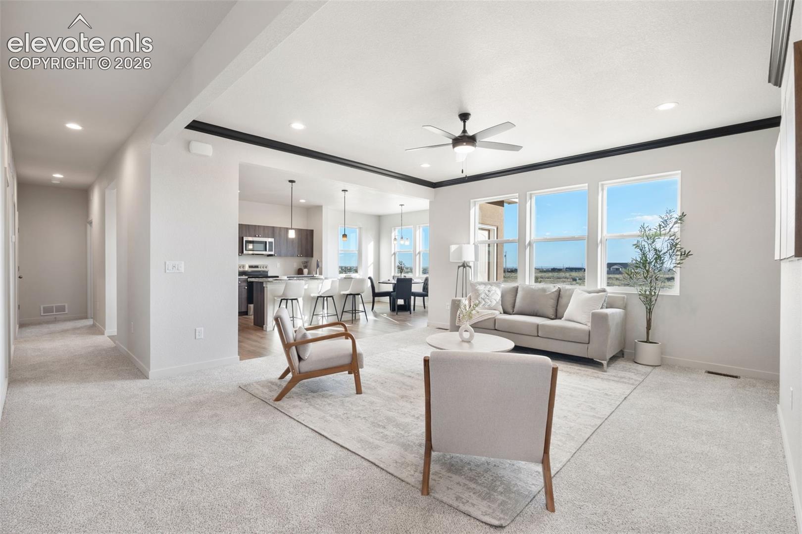 824 E Loma Drive